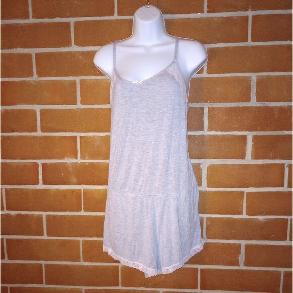 ⬇️⬇️⬇️Jessica Simpson Pajamas Romper - Picture 1 of 6